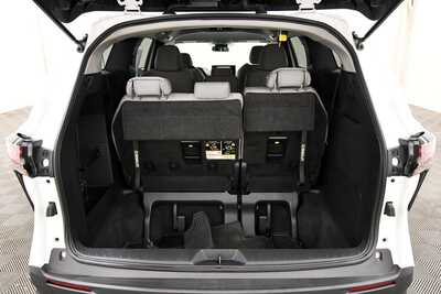 2025 Toyota Sienna, $42526. Photo 7