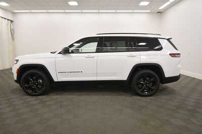 2022 Jeep Grand Cherokee L, $25249. Photo 4