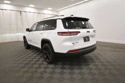 2022 Jeep Grand Cherokee L, $25249. Photo 5