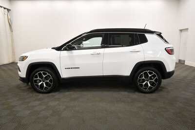 2025 Jeep Compass, $22849. Photo 4