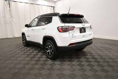 2025 Jeep Compass, $22849. Photo 5