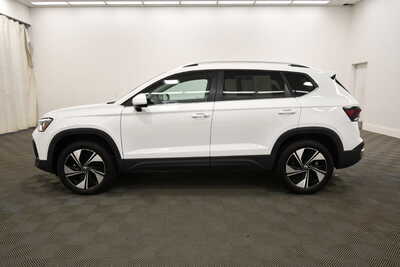 2025 Volkswagen Taos, $23457. Photo 4