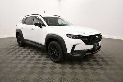 2025 Mazda CX-50, $31922. Photo 10