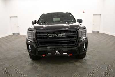 2021 GMC Yukon XL, $42843. Photo 11