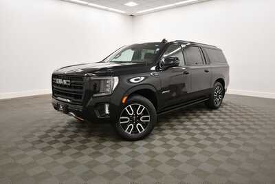 2021 GMC Yukon XL, $42843. Photo 2