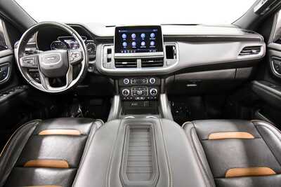 2021 GMC Yukon XL, $42843. Photo 3