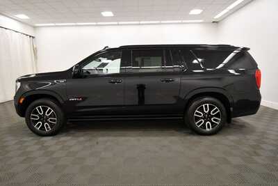 2021 GMC Yukon XL, $42843. Photo 4