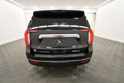 2021 GMC Yukon XL, $42843. Photo 6