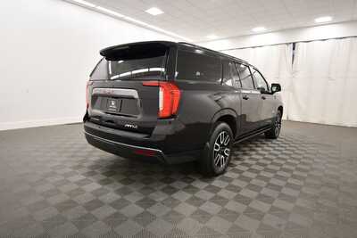2021 GMC Yukon XL, $42843. Photo 8