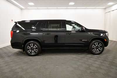 2021 GMC Yukon XL, $42843. Photo 9