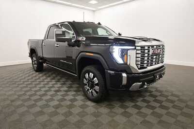 2025 GMC 3500 Crew Cab, $73349. Photo 10
