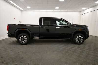 2025 GMC 3500 Crew Cab, $73349. Photo 9