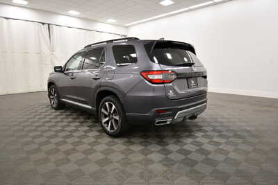 2023 Honda Pilot, $39849. Photo 5