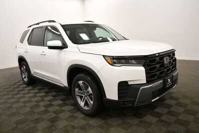 2026 Honda Pilot, $48745. Photo 9