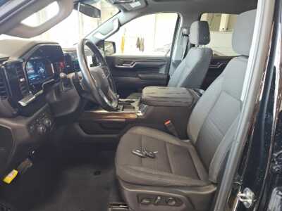 2024 Chevrolet 1500 Crew Cab, $43349. Photo 3