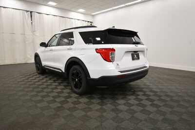 2023 Ford Explorer, $28349. Photo 5