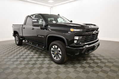 2025 Chevrolet 2500 Crew Cab, $50849. Photo 10