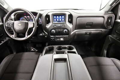 2025 Chevrolet 2500 Crew Cab, $50849. Photo 3