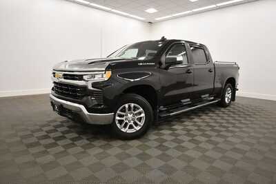 2024 Chevrolet 1500 Crew Cab, $39349. Photo 2