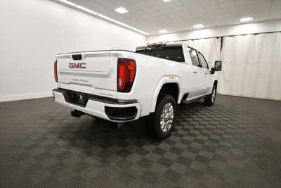 2023 GMC 3500 Crew Cab, $62349. Photo 8