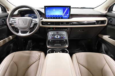 2022 Lincoln Nautilus, $37349. Photo 3