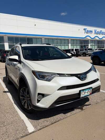 2018 Toyota RAV4, $0. Photo 2