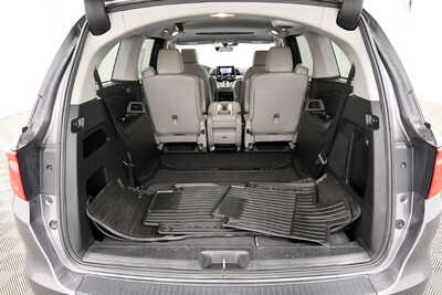 2019 Honda Odyssey, $16345. Photo 7
