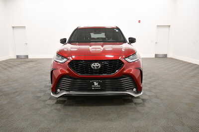 2021 Toyota Highlander, $28586. Photo 11