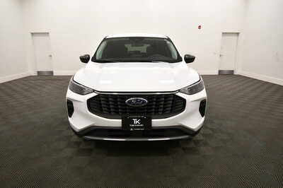 2025 Ford Escape, $24349. Photo 11