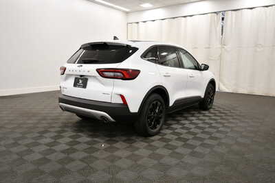2025 Ford Escape, $24349. Photo 8