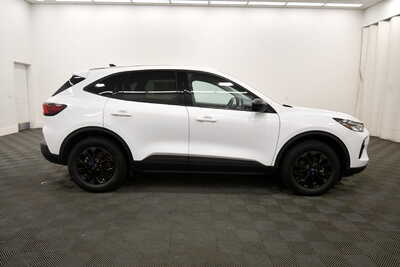 2025 Ford Escape, $24349. Photo 9