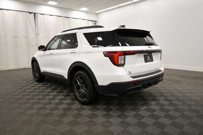 2025 Ford Explorer, $37849. Photo 5