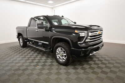 2024 Chevrolet 3500 Crew Cab, $60349. Photo 10