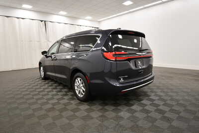 2021 Chrysler Pacifica, $19349. Photo 5