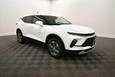 2025 Chevrolet Blazer, $28849. Photo 10