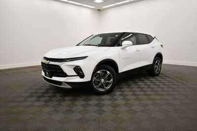 2025 Chevrolet Blazer, $28849. Photo 2
