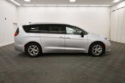 2024 Chrysler Pacifica, $35349. Photo 9