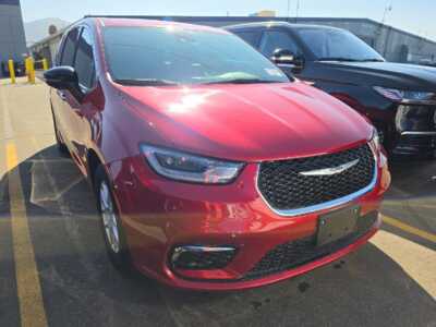 2025 Chrysler Pacifica, $0. Photo 2
