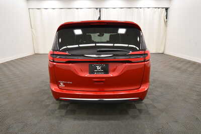 2025 Chrysler Pacifica, $28849. Photo 6