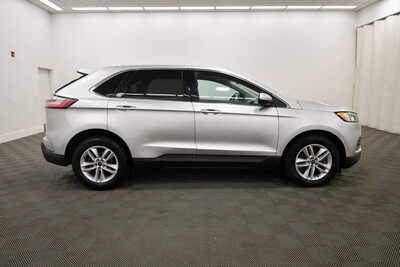 2019 Ford Edge, $18329. Photo 9