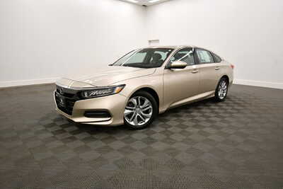 2018 Honda Accord, $21149. Photo 2