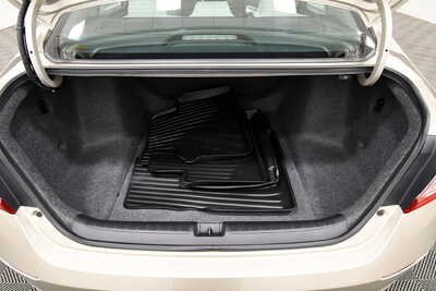 2018 Honda Accord, $21149. Photo 7