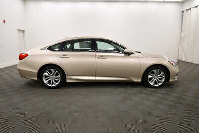 2018 Honda Accord, $21149. Photo 9