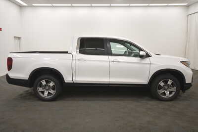 2026 Honda Ridgeline, $45645. Photo 8
