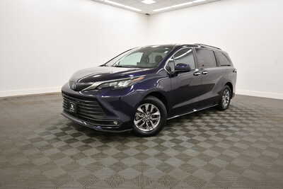 2025 Toyota Sienna, $46349. Photo 2