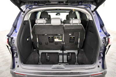 2025 Toyota Sienna, $46349. Photo 7