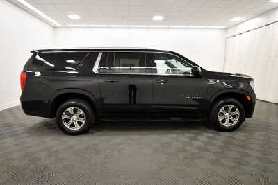 2023 GMC Yukon XL, $41349. Photo 9