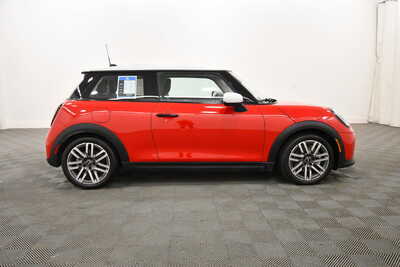 2025 MINI Cooper, $26349. Photo 9
