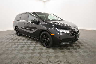 2023 Honda Odyssey, $32349. Photo 10
