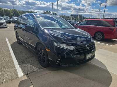 2023 Honda Odyssey, $34349. Photo 2